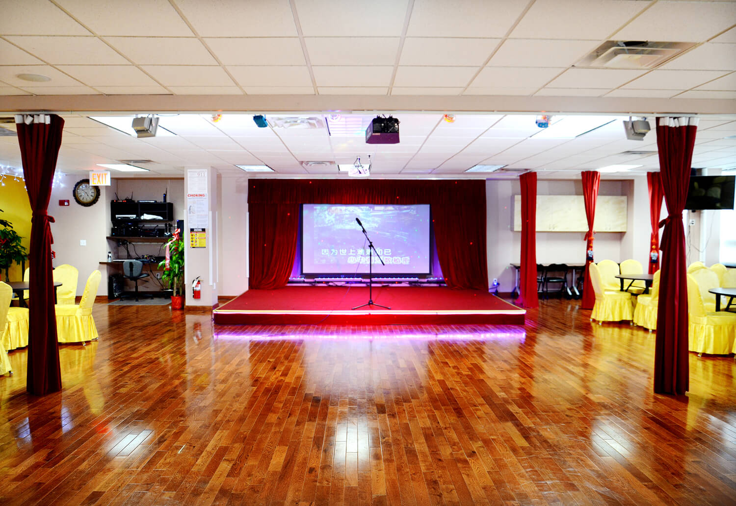 sunlight-fun-adult-senior-care-performance-hall-dance-singing-party